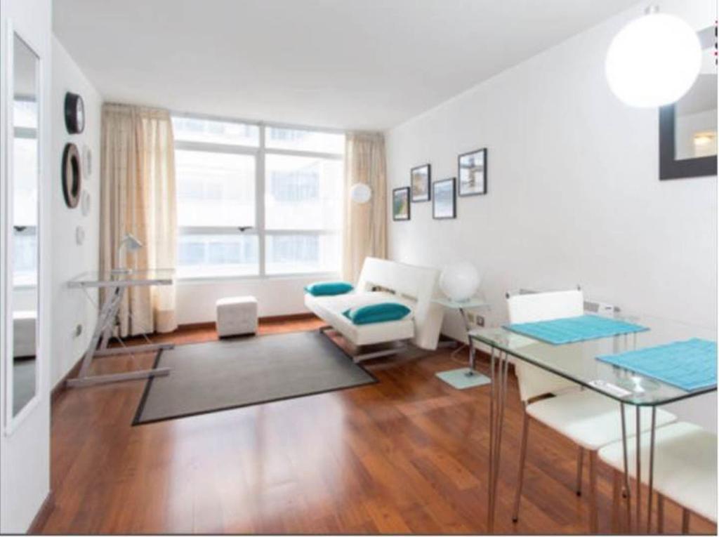 Sys Suites Nueva San Martin Santiago Room photo